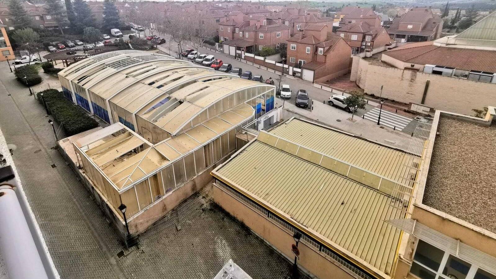 Arroyomolinos comienza las obras de demolición de la piscina de la calle Ávila
