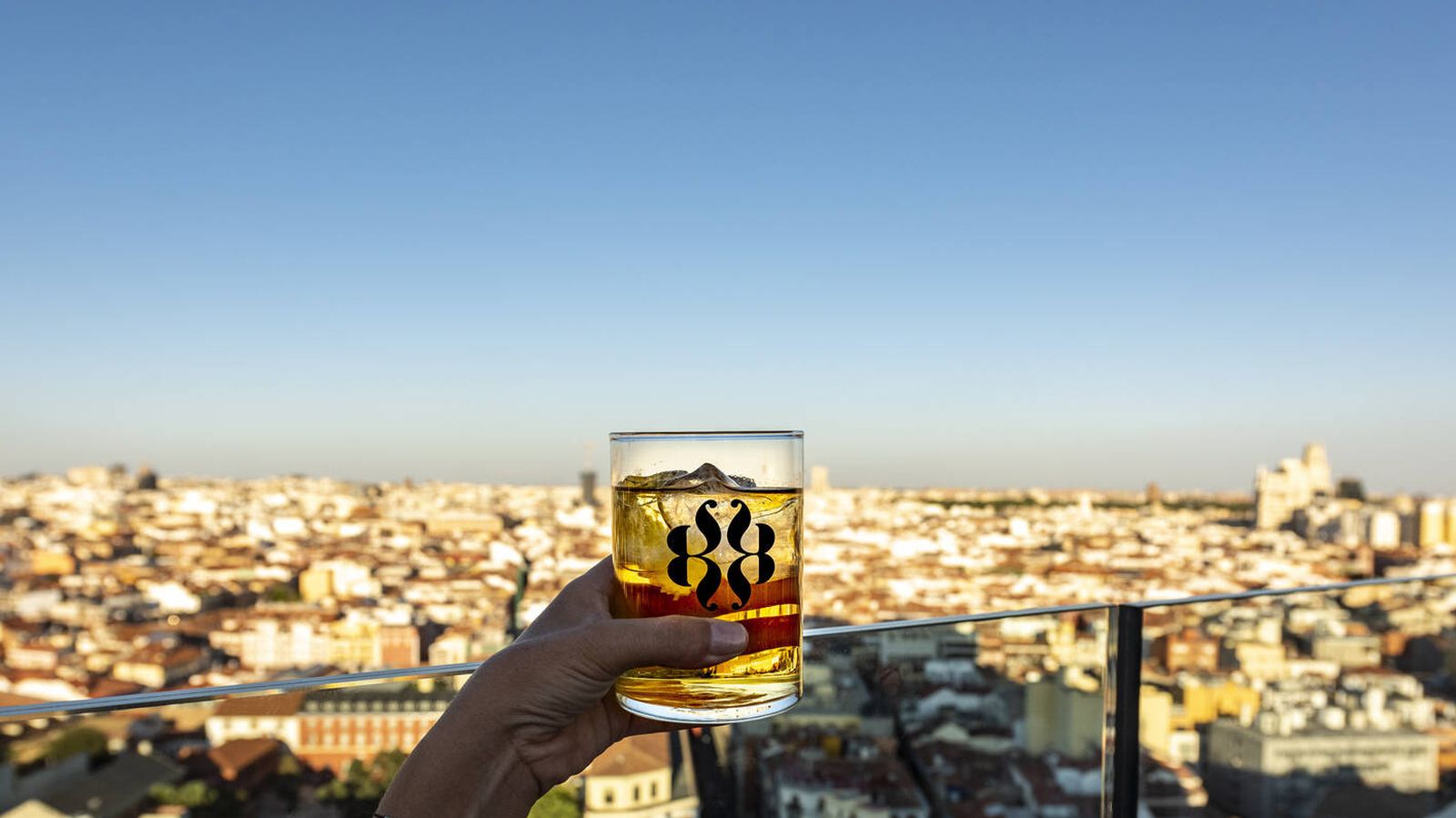 Vive el tardeo más madrileño de la mano de Royal Bliss