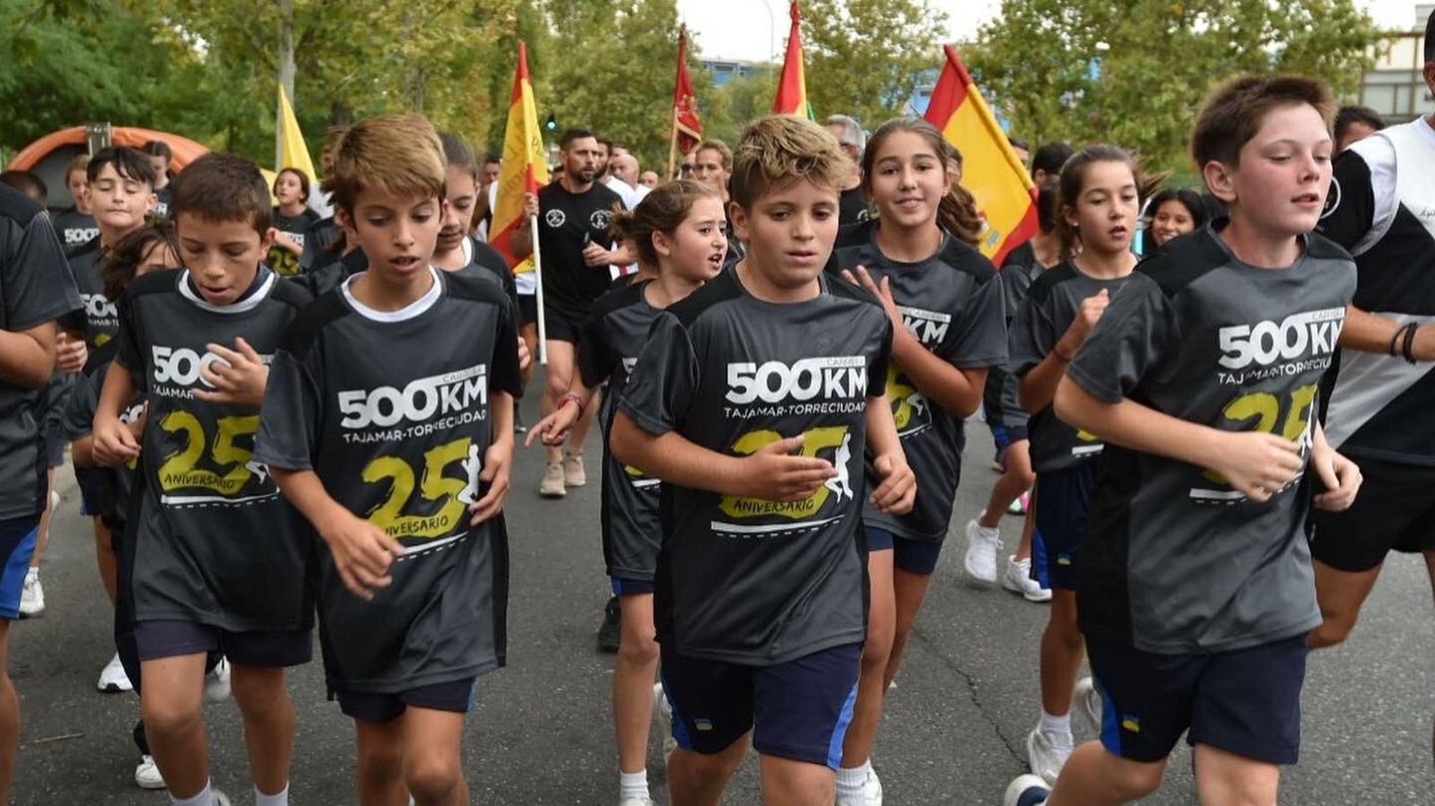 Mil deportistas corren en la XXV edición de la carrera por relevos Tajamar - Torreciudad
