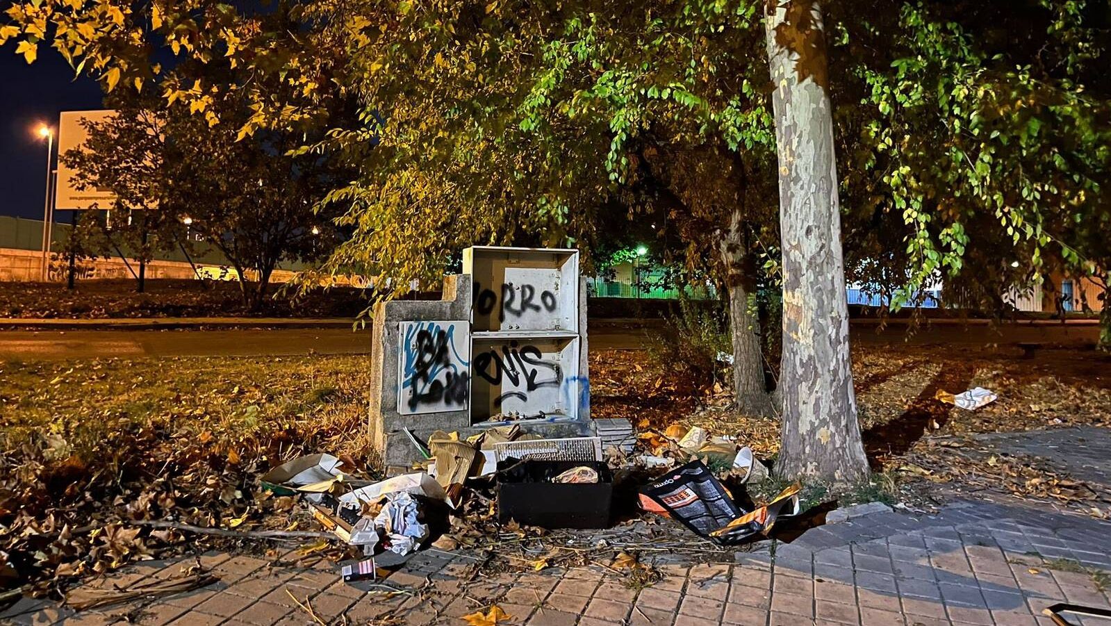 Terol denuncia el mal estado de Ventorro del Cano y la plaza de Orense de Alcorcón