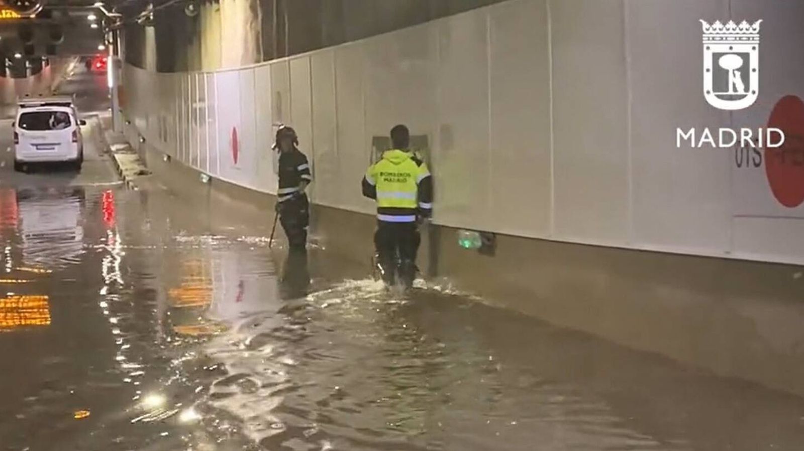 Los Bomberos del Ayuntamiento de Madrid realizan cerca de 40 intervenciones por la lluvia