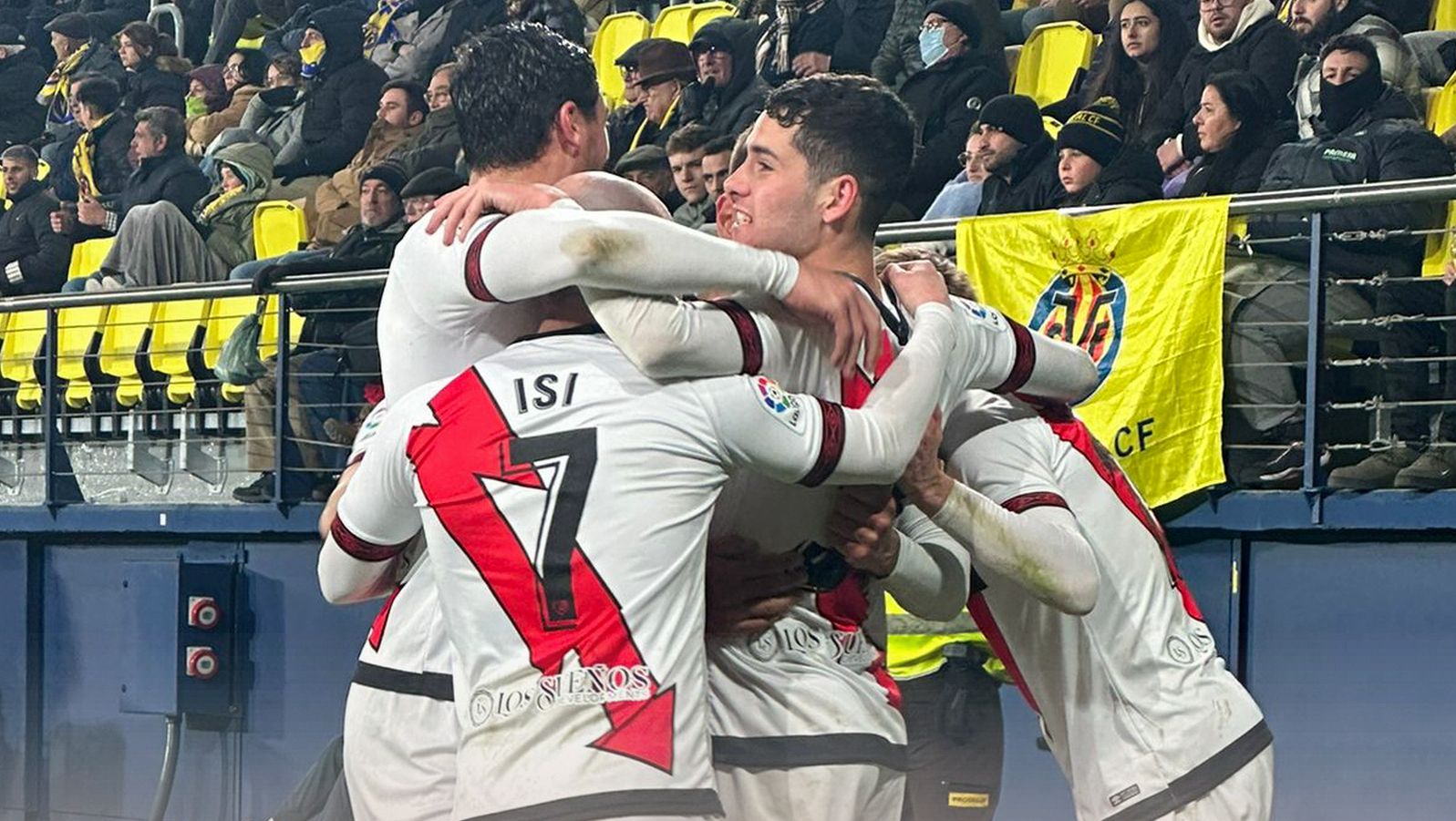 El Rayo Vallecano se impone con un gol al Villarreal en La Cerámica
