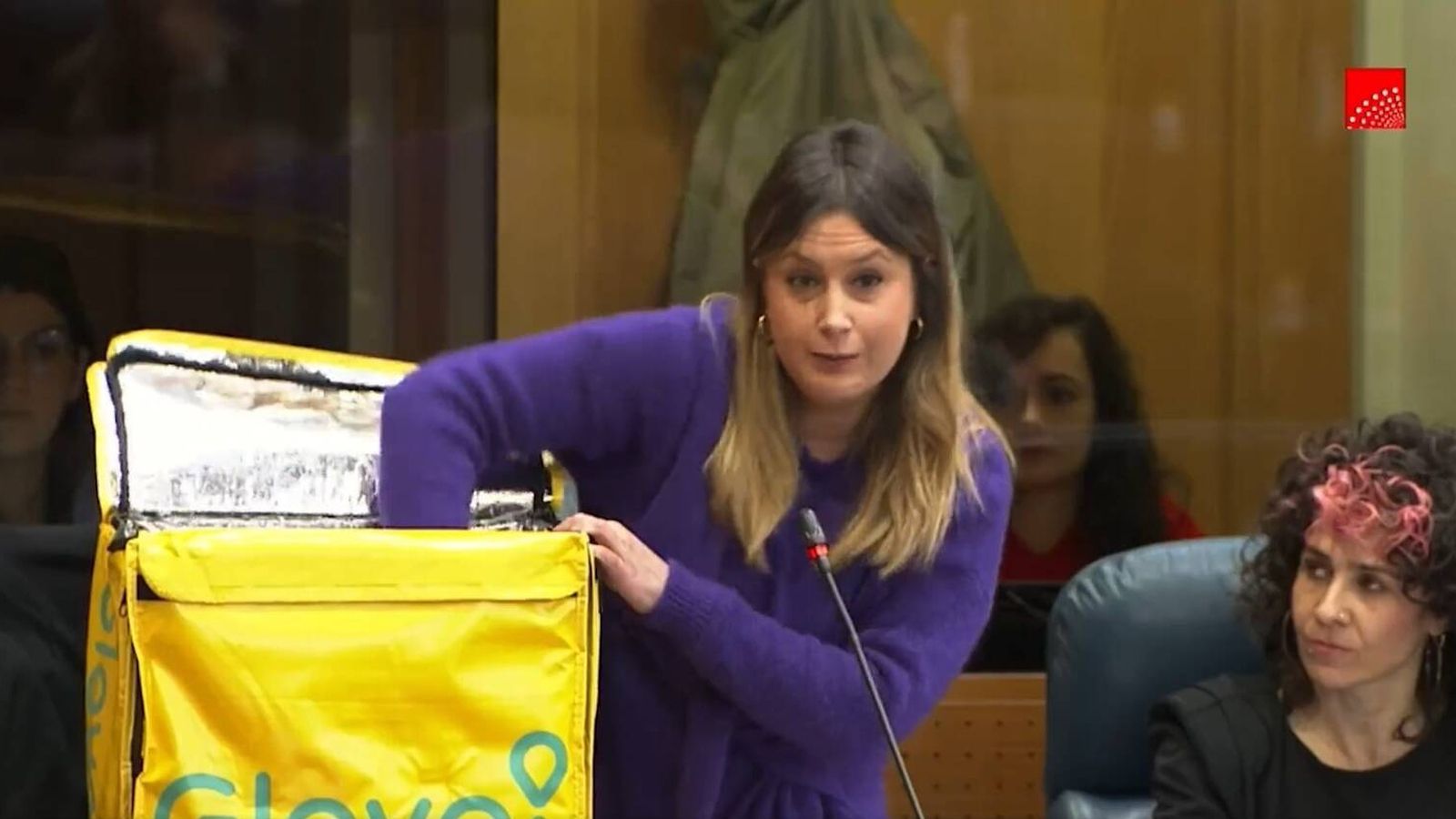 Díaz Ayuso dice a Podemos que "la verdadera carga que llevarán en su mochila" es la reducción de las condenas a violadores