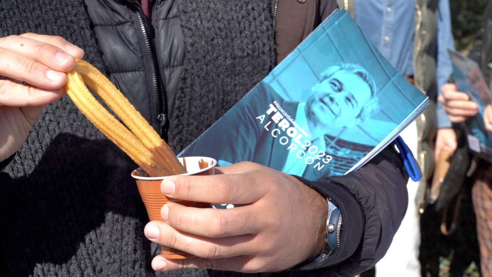 El PP de Alcorcón congrega a más de medio millar de personas en su primera chocolatada popular