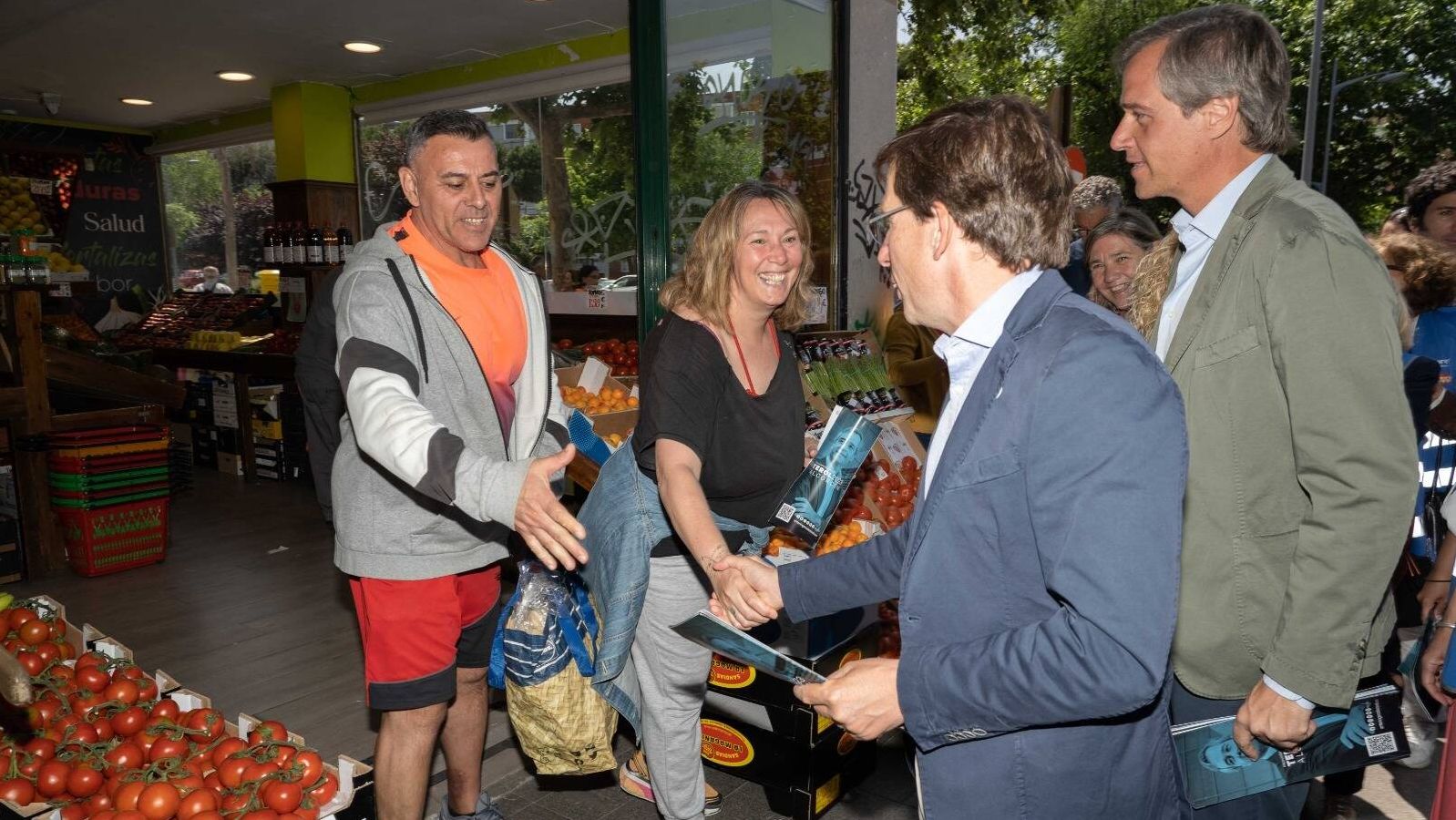 Martínez Almeida visita Alcorcón en apoyo a González Terol