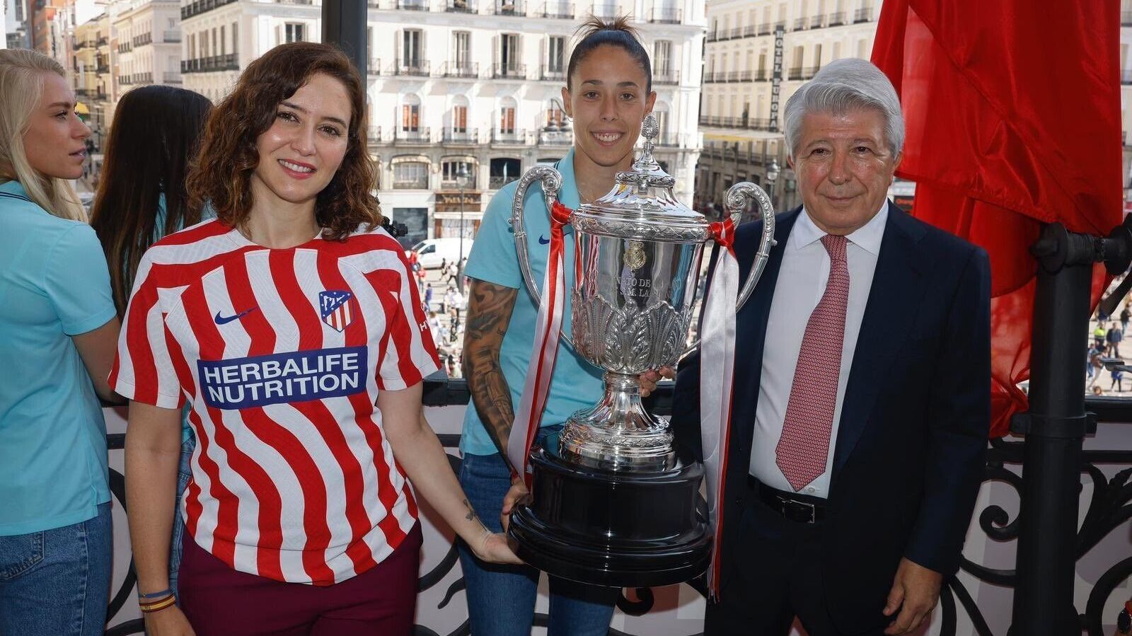 El Atlético de Madrid celebra la Copa de la Reina en Sol y Cibeles 