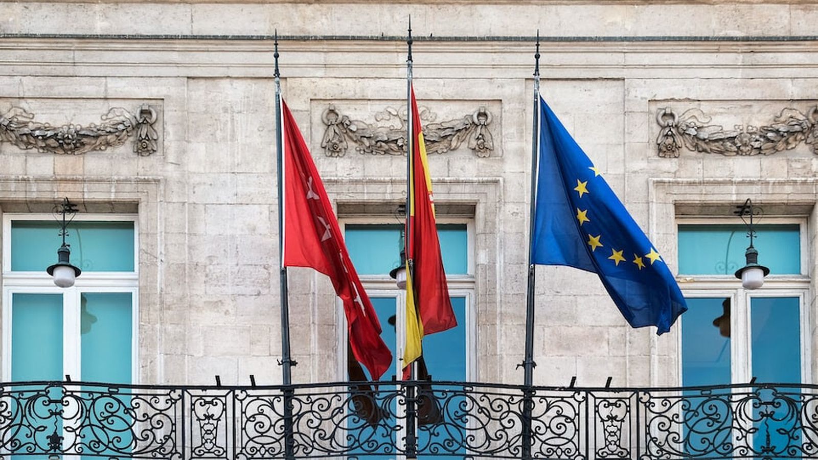 Origen y significado de la Bandera de Madrid
