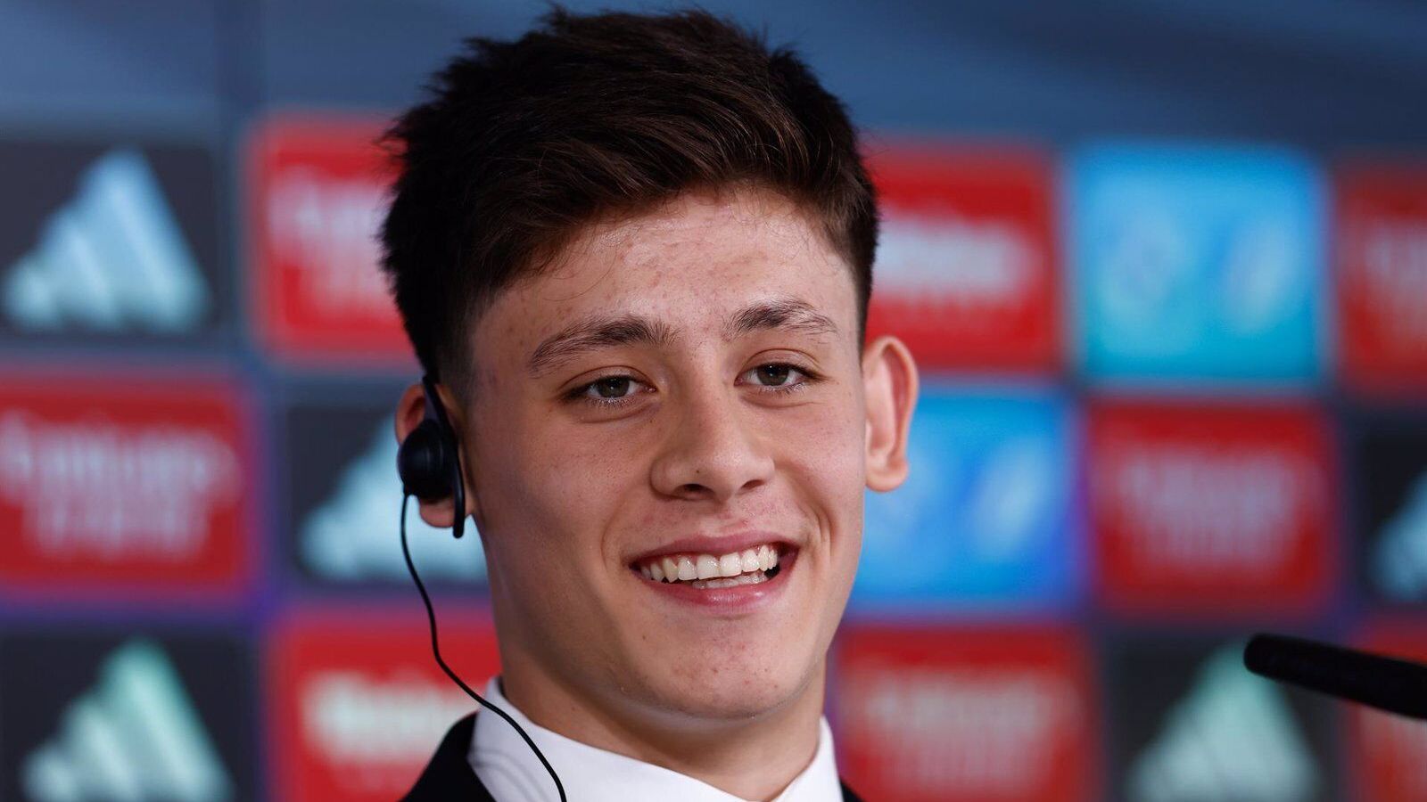 Arda Güler se somete a una artroscopia en la rodilla derecha