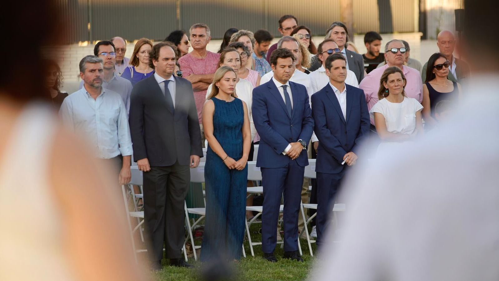La candidata del PP al Congreso Noelia Núñez visita Las Rozas junto a José de la Uz y se une al homenaje a Miguel Ángel Blanco