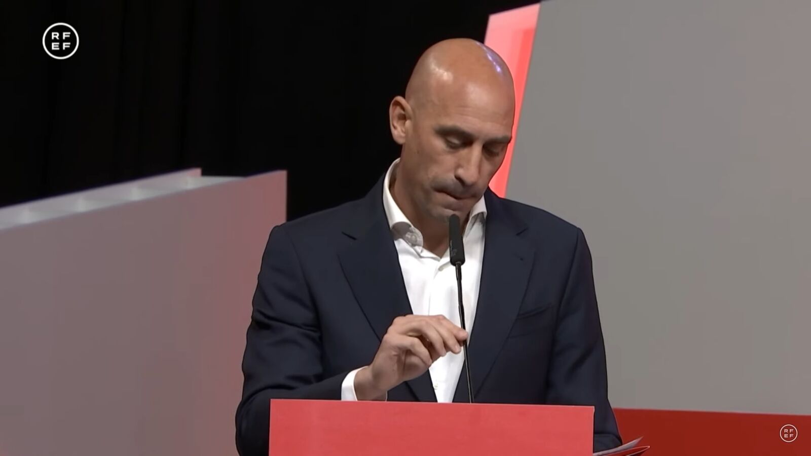  Luis Rubiales expresa su voluntad de colaborar con la justicia: "Adelantaré mi vuelta cuando me lo pidan"