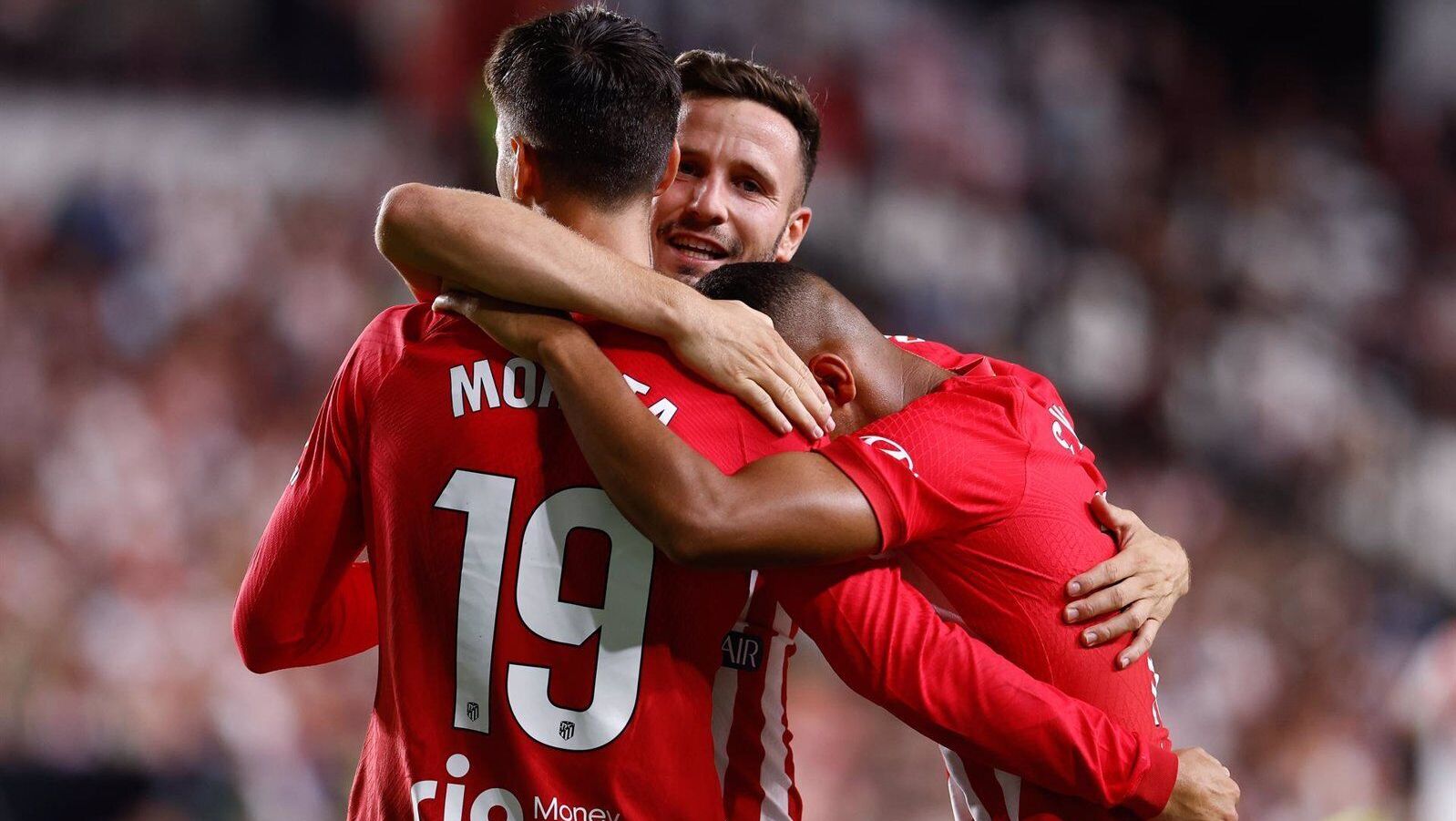 El Atlético aprovecha los 'regalos' de un desdibujado Rayo y logra una histórica goleada