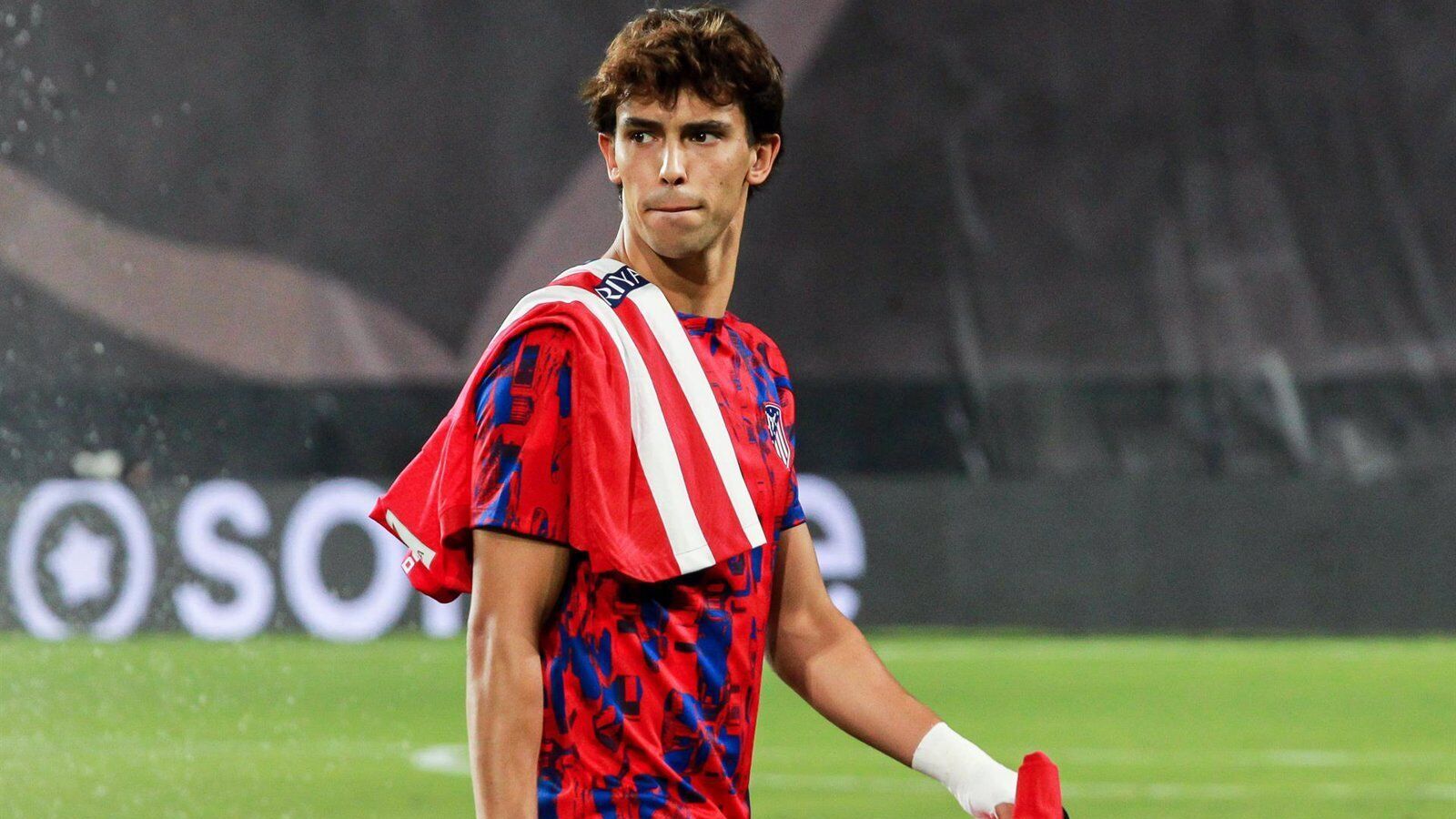 El portugués João Félix renueva dos años con el Atlético de Madrid y se marcha cedido al FC Barcelona