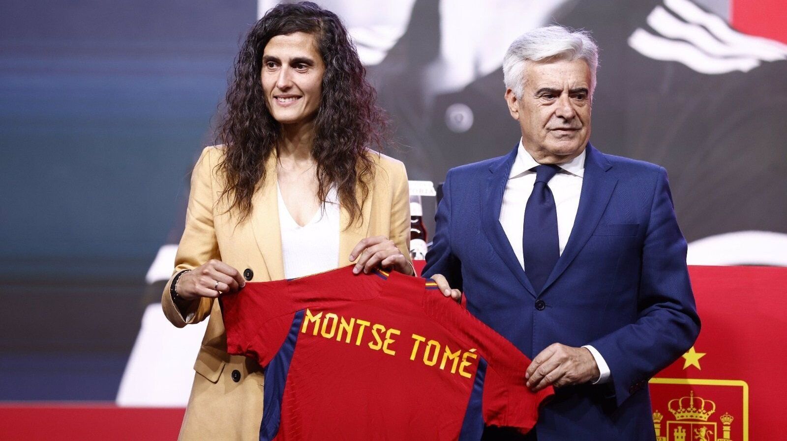 Montse Tomé convoca a la mayoría de las campeonas del mundo y vuelven Mapi León y Patri Guijarro