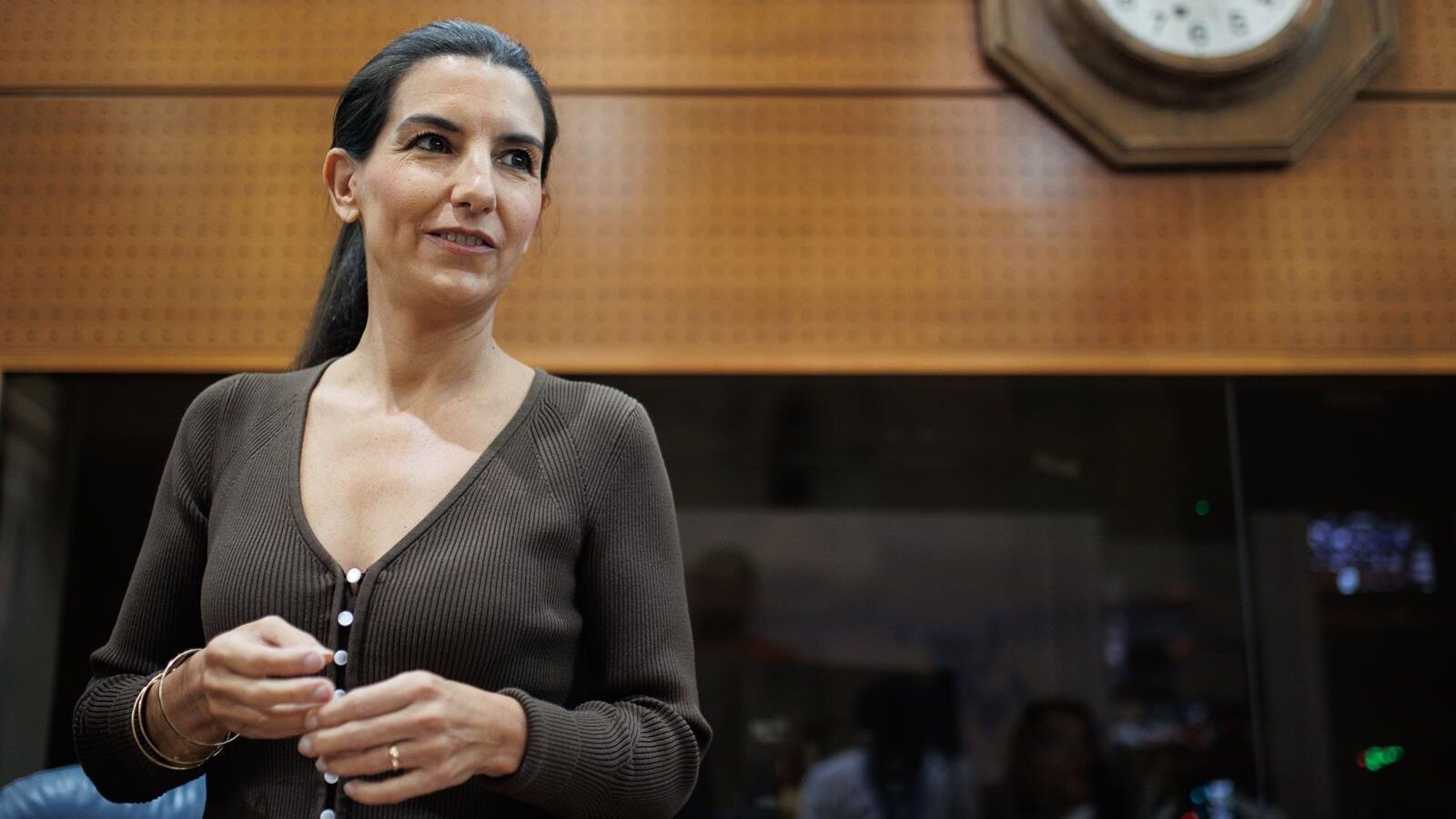 Monasterio se muestra "atónita" por el incremento del "20% más de gasto público" en los Presupuestos regionales