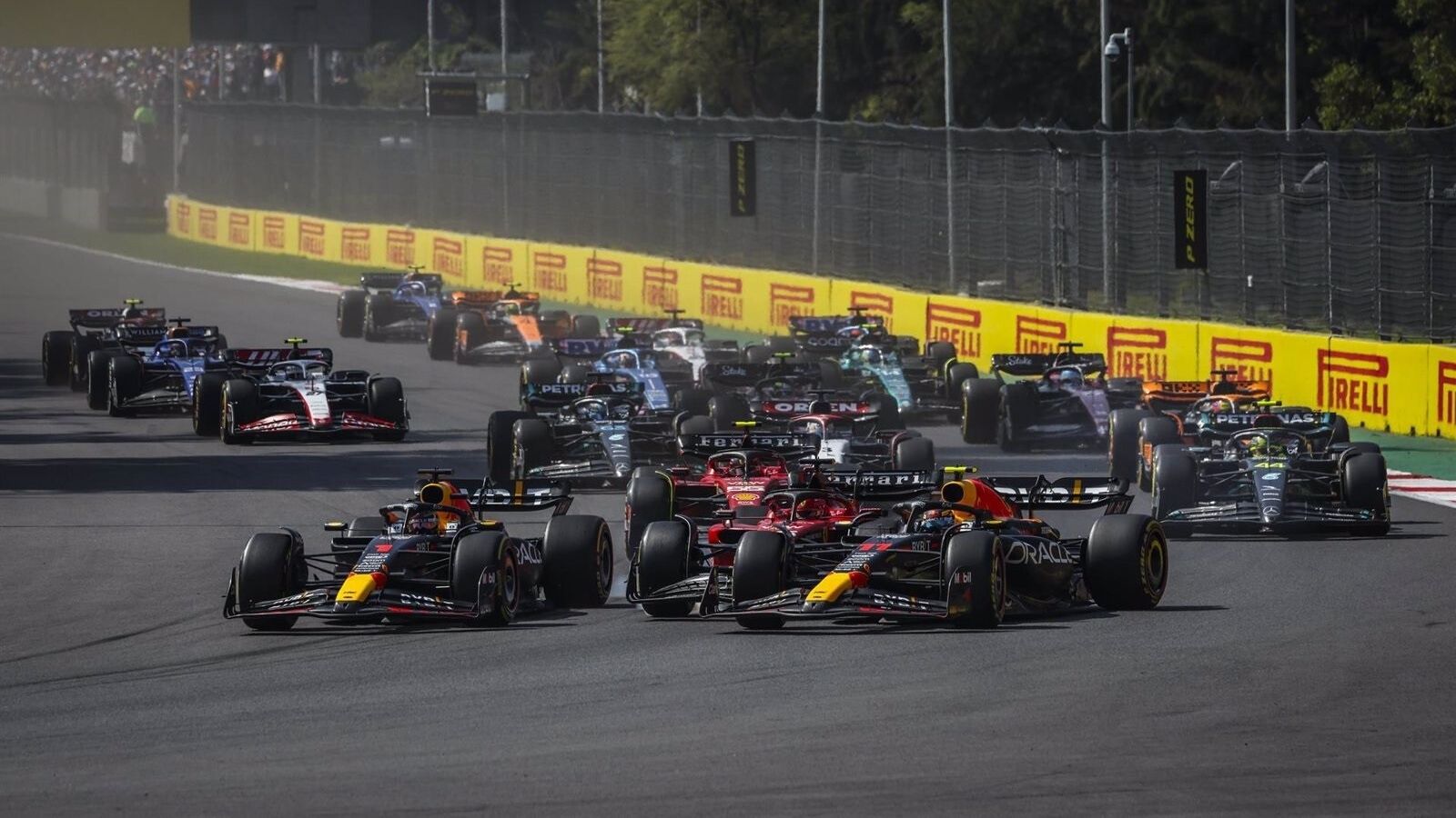 Verstappen hace historia en México y Alonso repite abandono