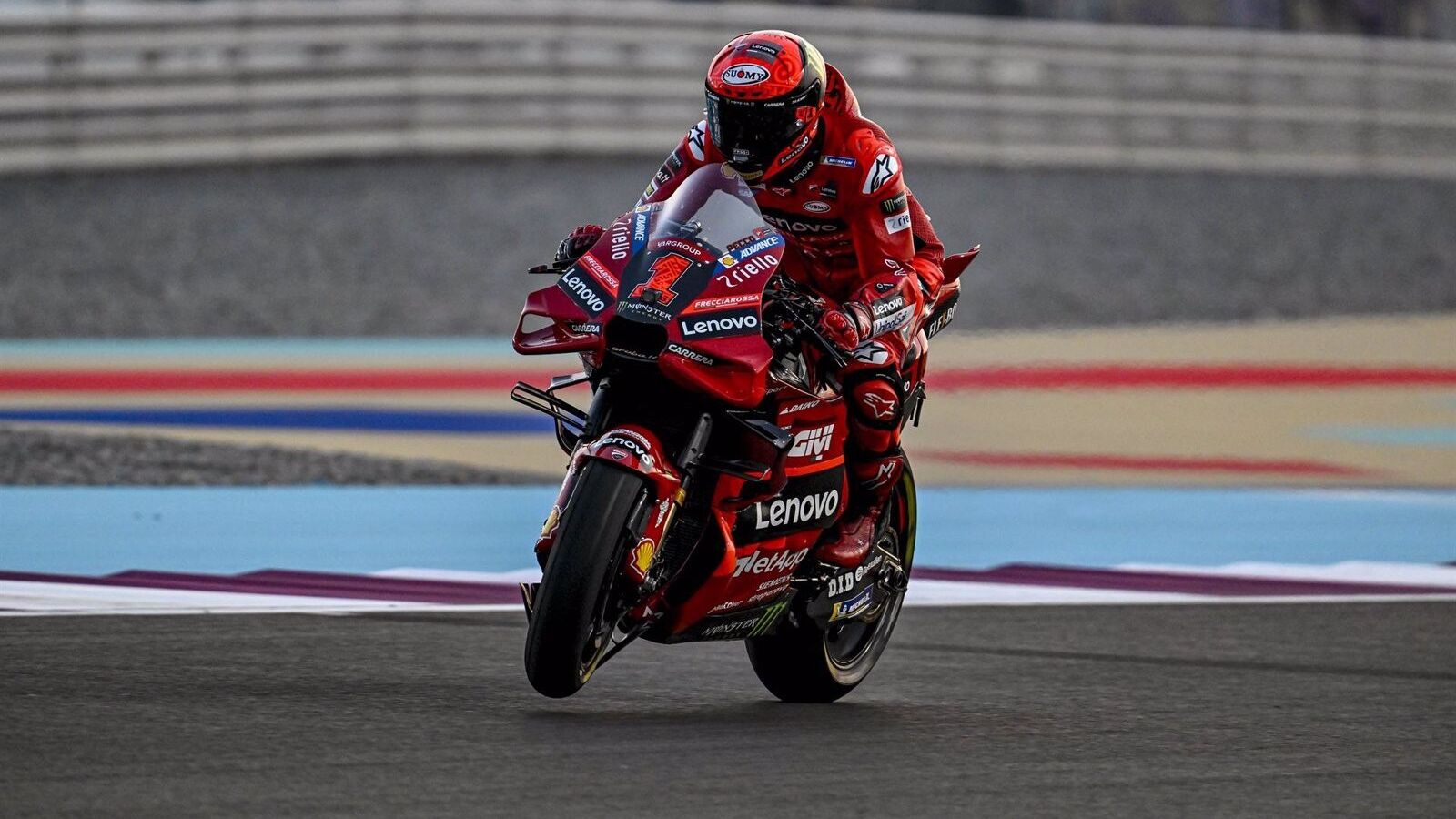 Bagnaia da el golpe al Mundial en el fiasco de Martín en Qatar