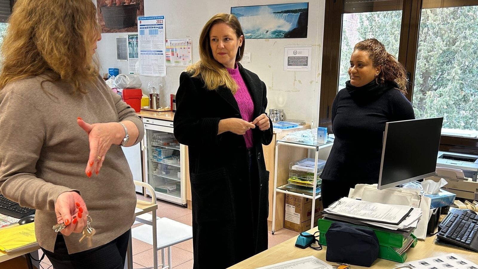 Dávila visita el centro de menores de Hortaleza tras el incendio
