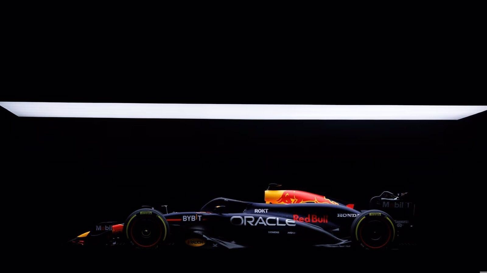 Red Bull celebra 20 años en la F1 con su RB20 para "una temporada emocionante y tremendamente competitiva"