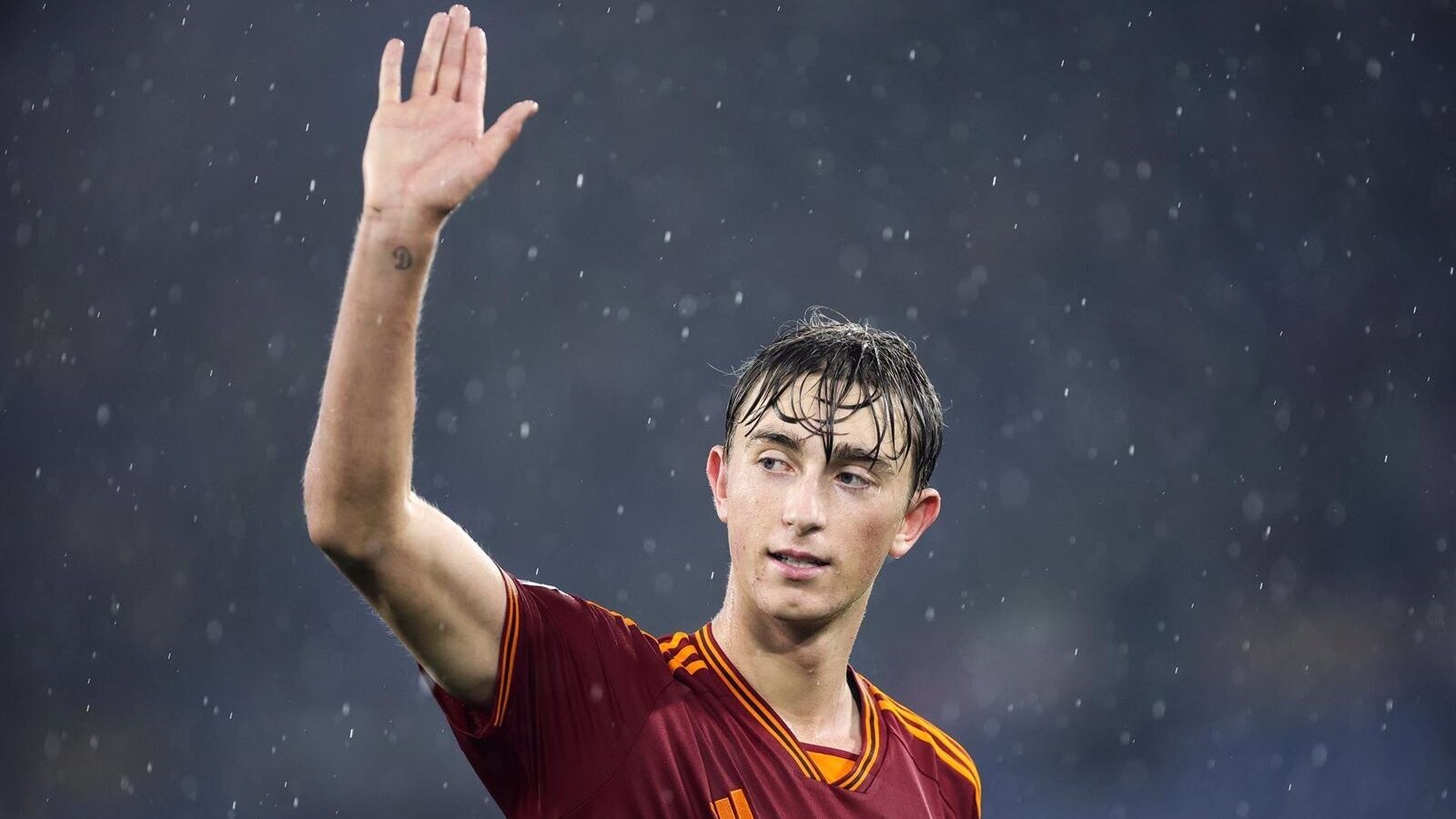 El defensa de 18 años Dean Huijsen obtiene la nacionalidad española