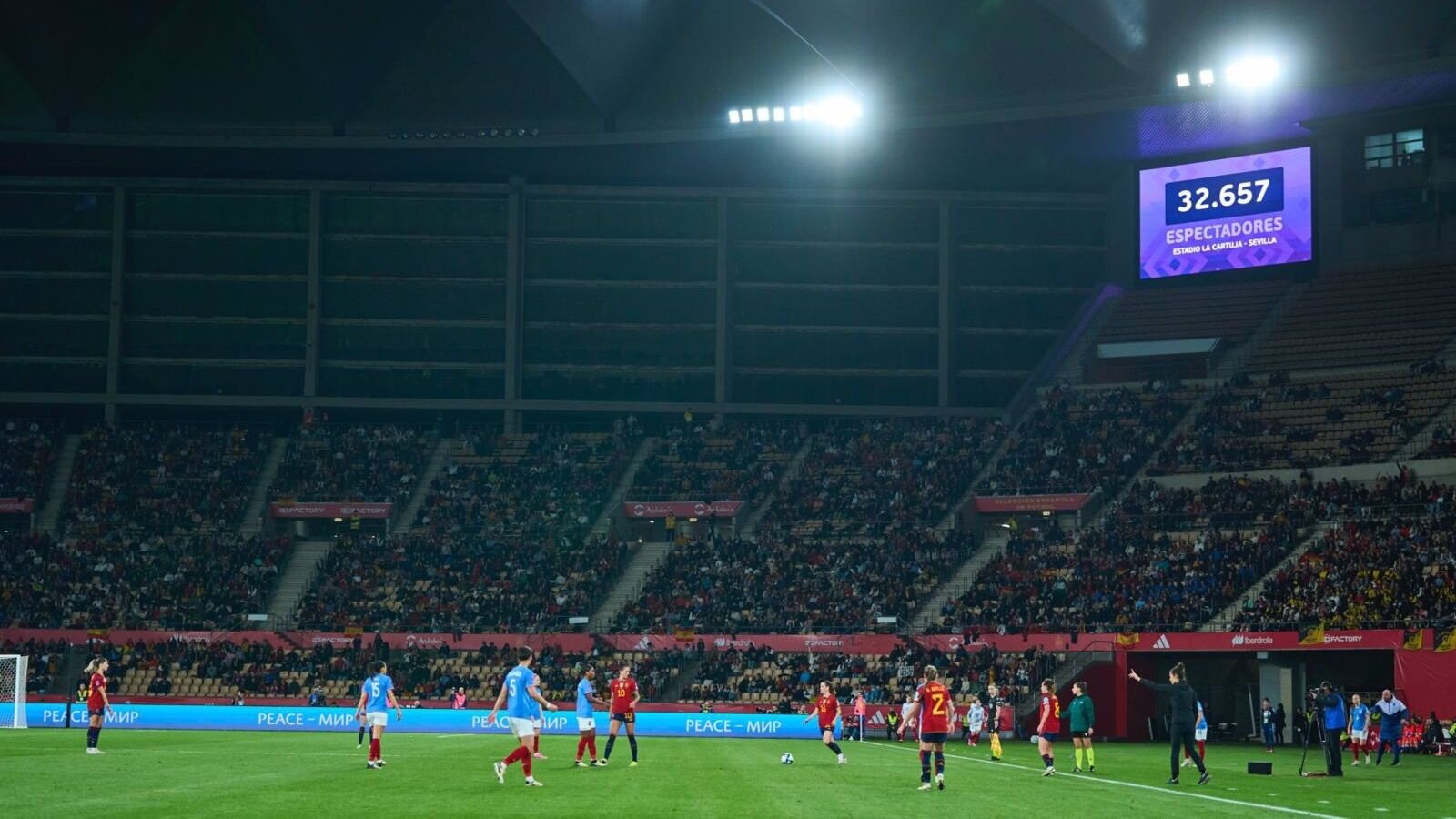 32.657 espectadores, nuevo récord de asistencia a un partido de la selección femenina en España