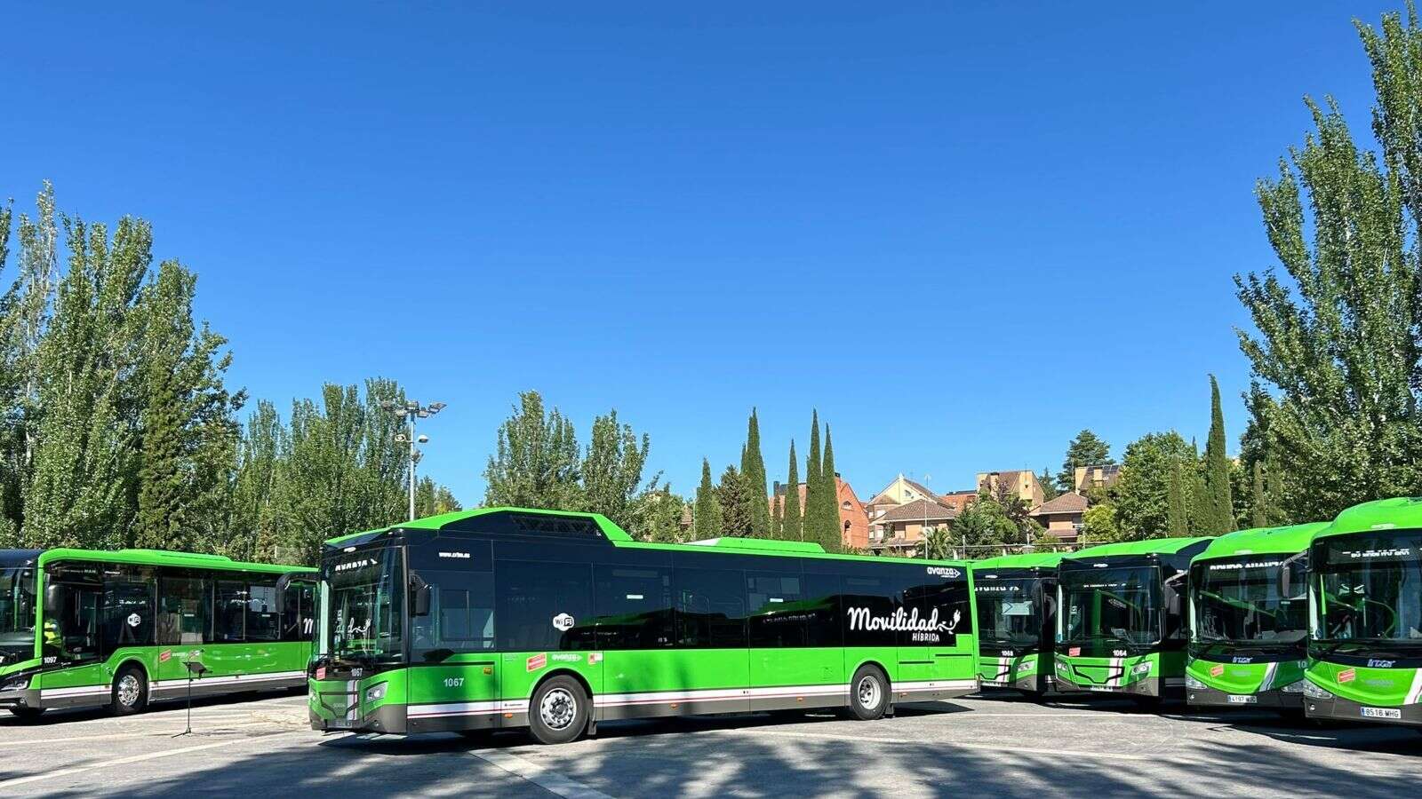 La Comunidad presenta en Pozuelo los nuevos autobuses híbridos de las líneas interurbanas