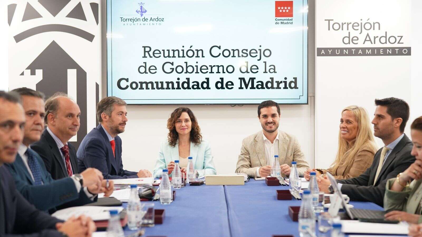 Ayuso reúne a sus consejeros en La Casita para afrontar el nuevo año