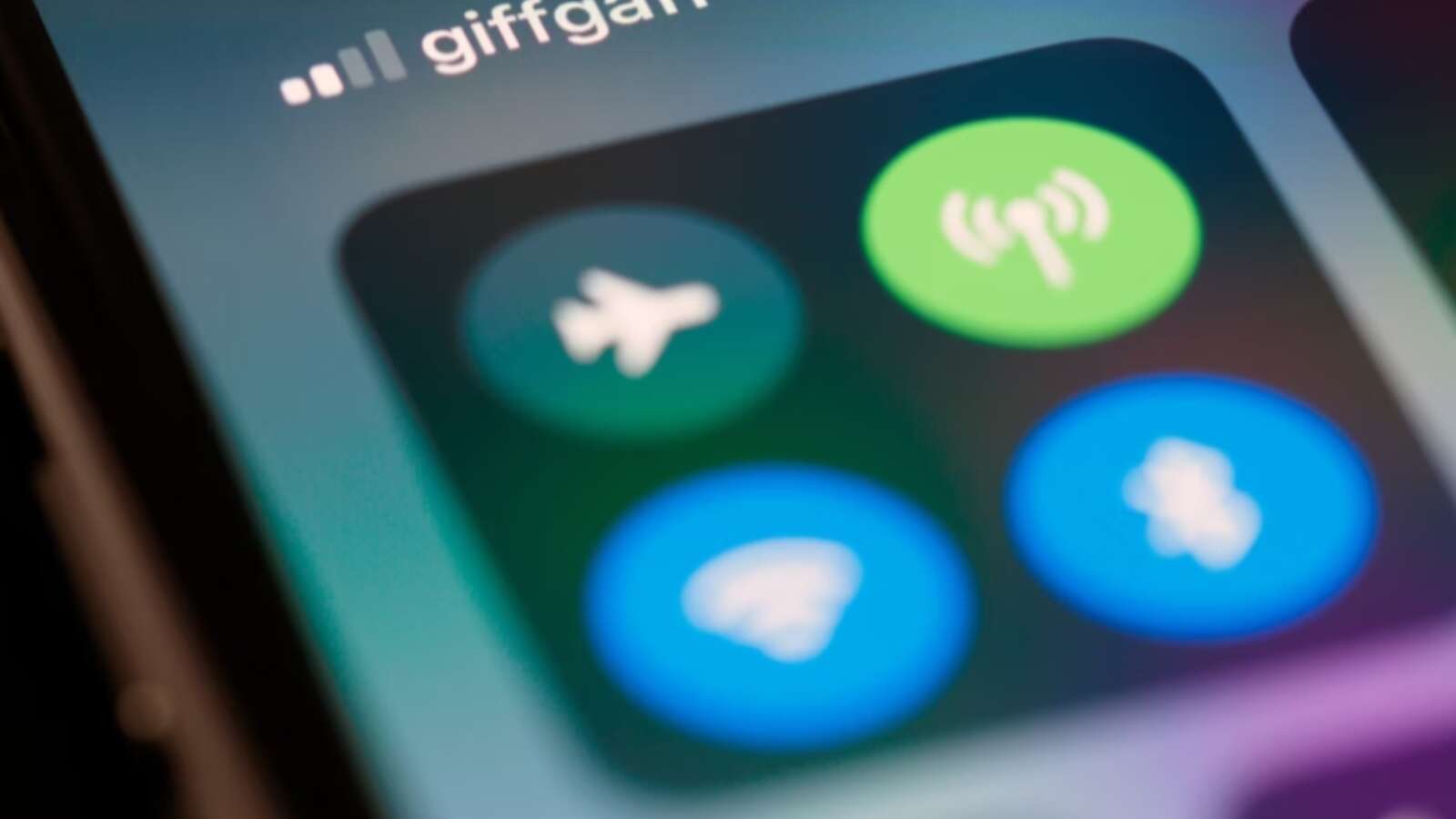 Cómo protegerte cuando conectas tu dispositivo a una red desconocida