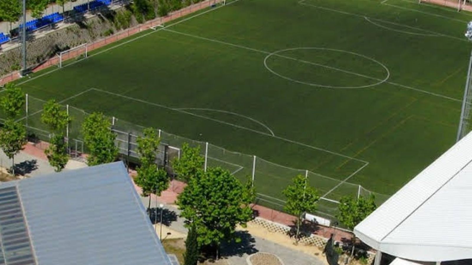 El PSOE de Tres Cantos denuncia el deterioro del campo de fútbol de La Luz