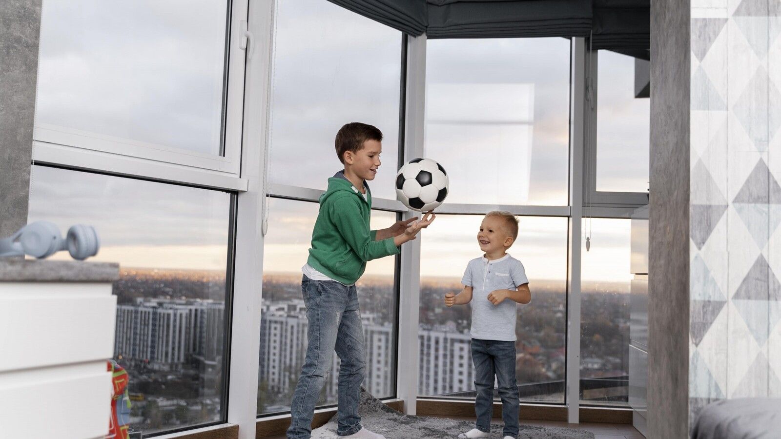 Tipos de cerramientos para balcones: soluciones a medida para ganar espacio y confort