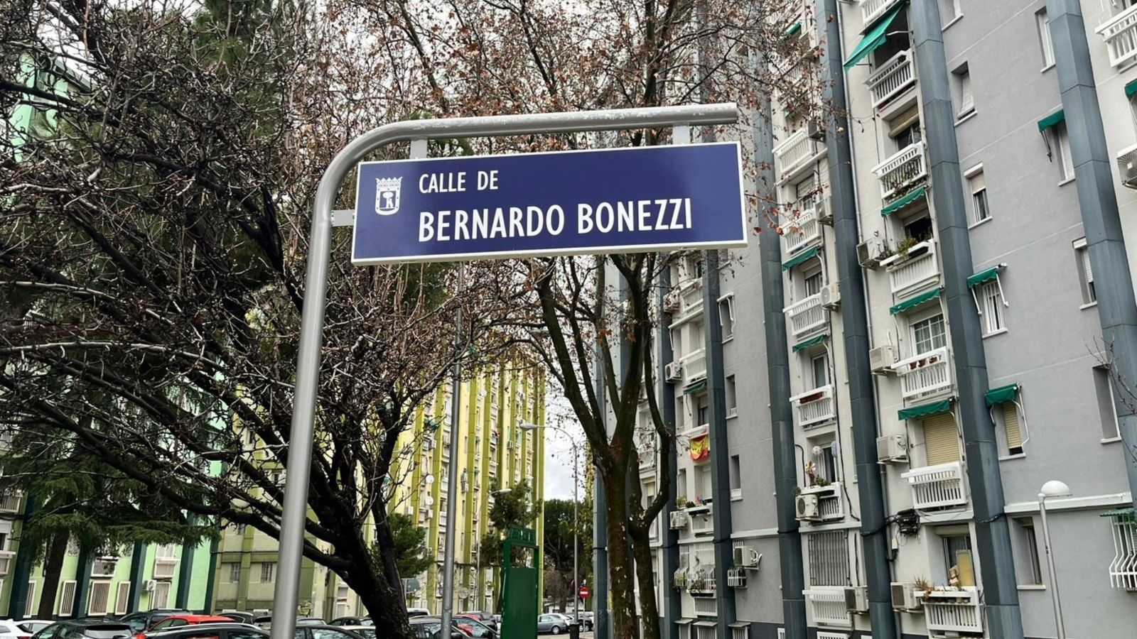 El Ayuntamiento dedica una calle en Moncloa - Aravaca a Bernardo Bonezzi, figura esencial de la movida madrileña