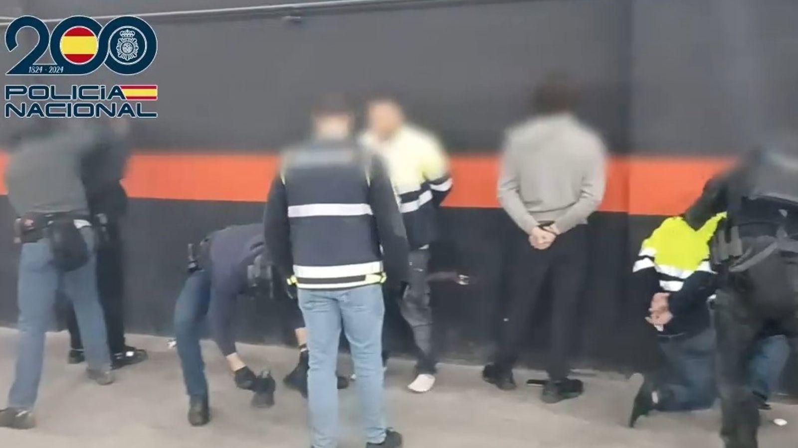 La Policía Nacional desmantela en Madrid una red que almacenaba 3.400 kilos de cocaína y ocultaba armas de guerra