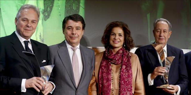 Arturo Fernández (CEOE) pide bajar impuestos para salir antes de la crisis Arturo Fernández (CEOE) pide bajar impuestos para salir antes de la crisis