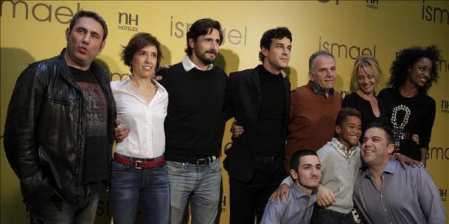 Mario Casas y Belén Rueda afloran los sentimientos en Navidad con "Ismael"