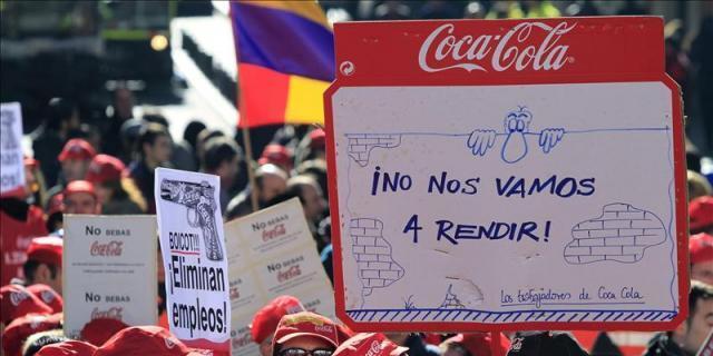 Los trabajadores de Coca-Cola se concentran en Sol y frente a la Asamblea