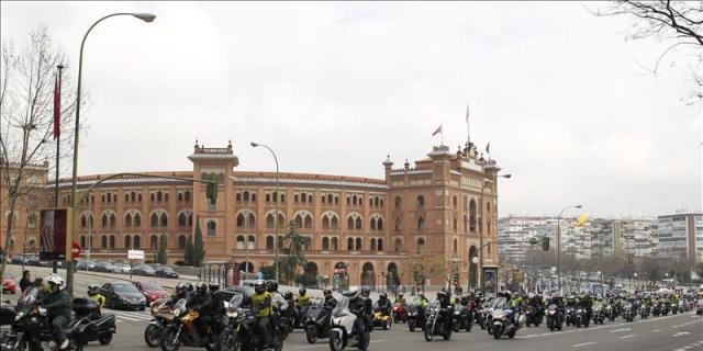 Cientos de moteros recorren Madrid en defensa de la custodia compartida