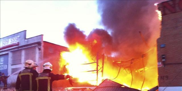 Arde parte de una nave industrial en Navalcarnero sin provocar víctimas