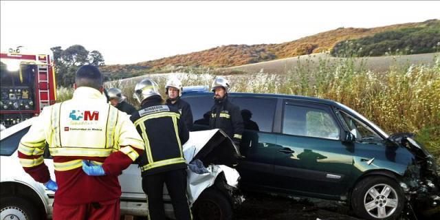 Herido grave un anciano al colisionar su coche con un autobús en Morata