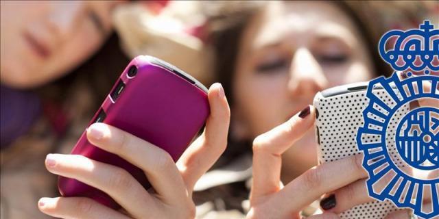 Policía: 'Que el móvil no te amargue las vacaciones'