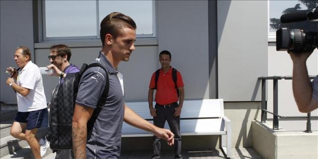 Griezmann y el argentino Ansaldi pasan reconocimiento médico con el Atlético