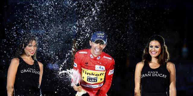 Pinto vuelve a emocionarse con el triunfo en la Vuelta de Alberto Contador