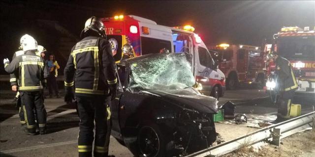 Tres fallecidos en un accidente de tráfico con dos vehículos implicados