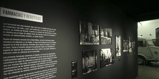 Un siglo de transformación de las farmacias en 40 fotografías