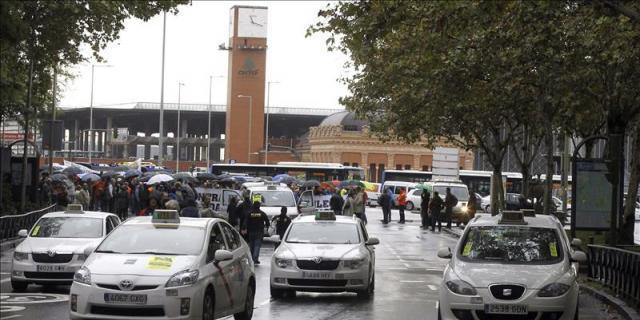La Federación del Taxi aclara a la CNMC cómo funciona Uber