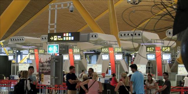 El aeropuerto de Barajas se prepara para combatir el mal tiempo invernal