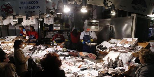 Los mercados tradicionales invitan a hacer la compra "También en navidad" Los mercados tradicionales invitan a hacer la compra "También en navidad"