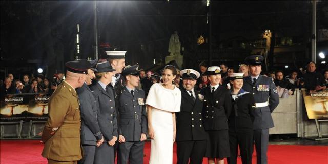Angelina Jolie y Tim Burton traen los estrenos navideños