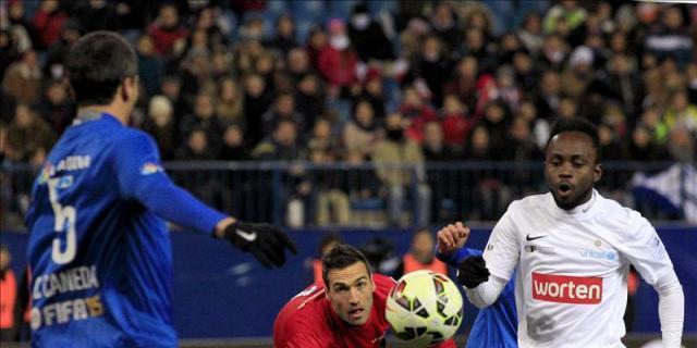 Miles de personas desafían al frío y apoyan el partido 'Champions for Life'