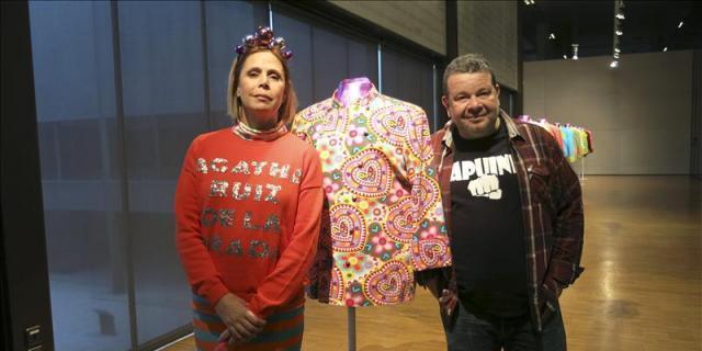 Las chaquetillas de cocina de Chicote llenan de color el Museo del Traje