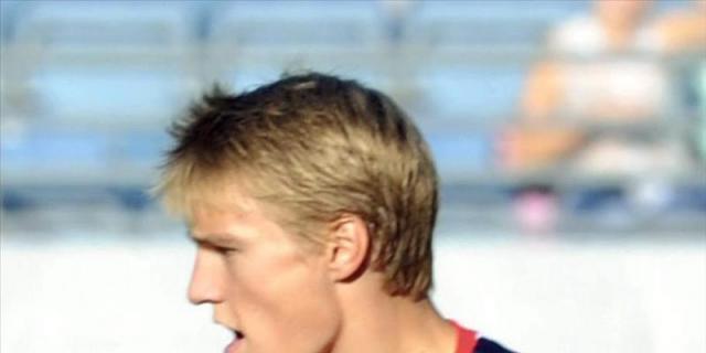 Ødegaard viaja a España para cerrar su pase al Real Madrid, según un diario