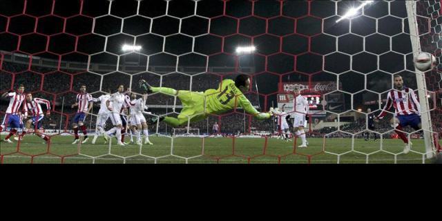 Oblak se reivindica y Navas recibe dos goles en el Calderón